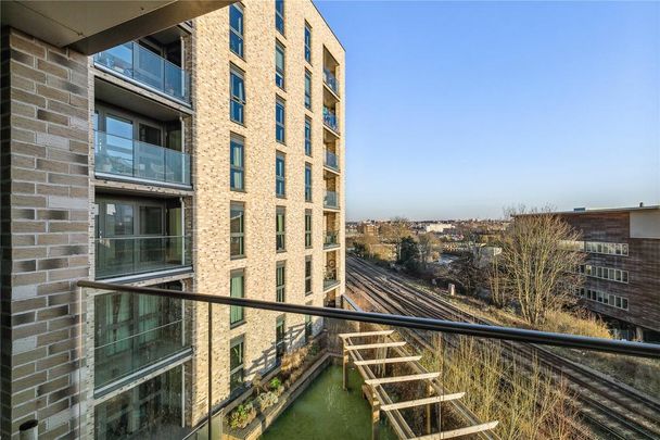 3 bedroom flat to rent - Photo 1