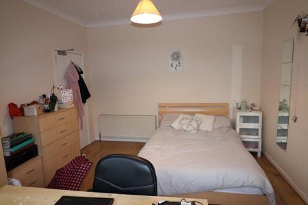 5 bedroom house to rent - Photo 4