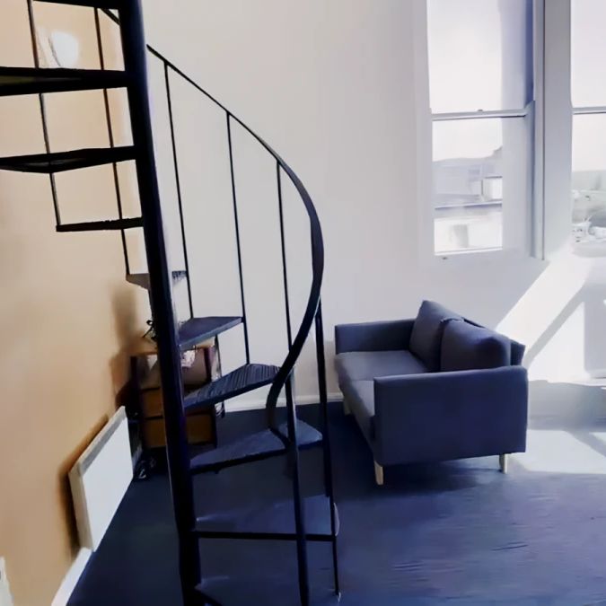 Studio-3069 - Photo 1