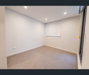 Brand New 1 Bed Apartment - Photo 3