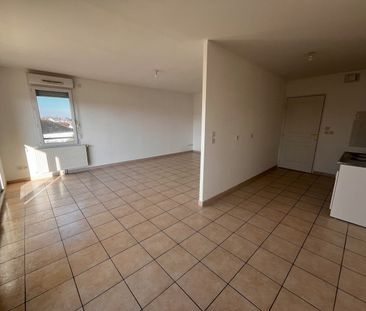 Location Appartement 3 pièces 70m² - Photo 2