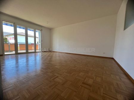 BEL APPARTEMENT DE 4 PIECES, EN SINGINE - Foto 2