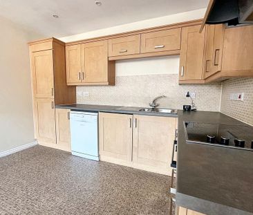 2 bedroom flat to rent - Photo 4