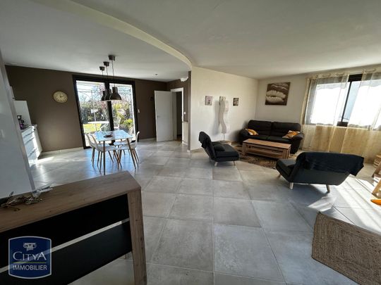 Location Maison 4 pièces 88m² ST PIERRE DU MONT 40280 - Photo 1
