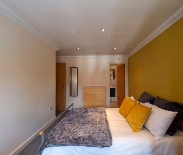 6 Bed Semi-Detached House, Radcliffe Mount, NG2 - Photo 4