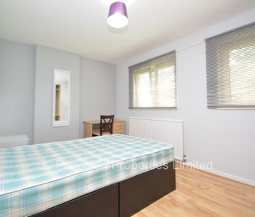 4 bedroom townhouse to rent - Photo 5