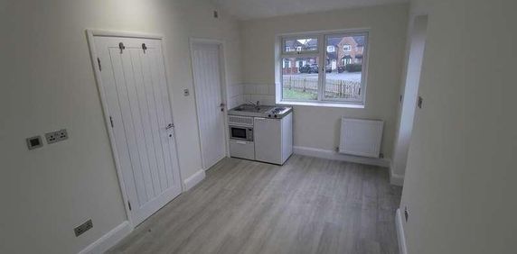 Tudor Way, Mill End, Rickmansworth, WD3 - Photo 2