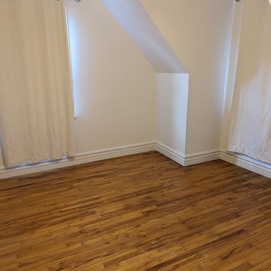 For Lease - 298 Wallace Avenue Unit# main and upper, Welland, Ontario - Photo 1