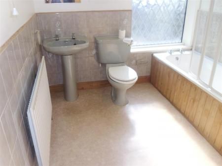 2 bedroom End of terrace house To Let - Photo 2