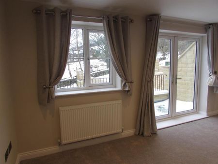 4 bedroom semi-detached house to rent - Photo 4