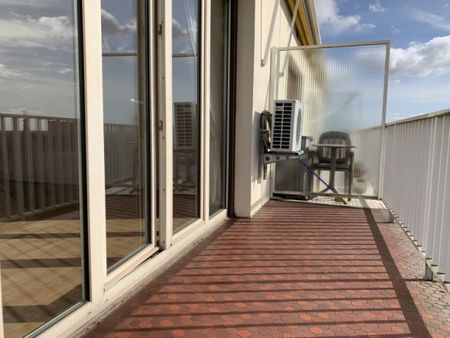 Libre le ..Maintenant Mt Loyer :300 Mt des charges :590 - Photo 4