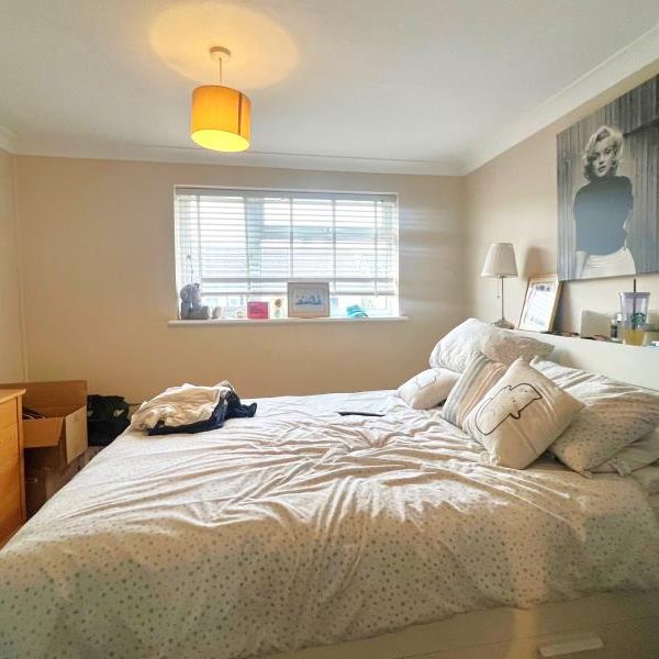 Courtenay Mews, Woking - 1 bedroomProperty for lettings - Seymours - Photo 1