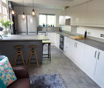 Fantastic house in great central location Room 2 - Double Room + En... - Photo 5