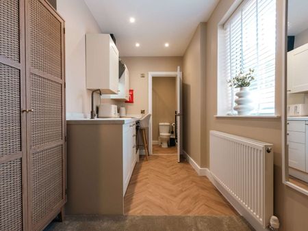 High-end HMO in a Quiet Area Room 3 - Photo 5