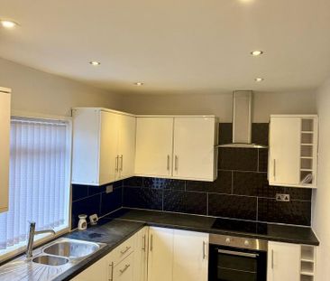 3 bedroom semi-detached house to rent - Photo 6