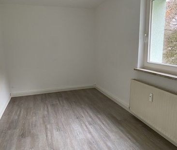 Perfekt für Jung und Alt – 3-Zimmer mit Balkon im Erdgeschoss - Foto 2