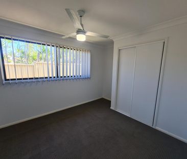 NO FURTHER INSPECTIONS- MODERN AIR CONDITIONED HOME WITH SOLAR - Photo 2