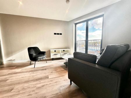 3 bedroom apartment to rent - Photo 2