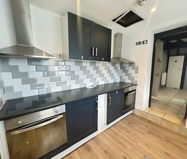 One-Bedroom House share - Photo 2