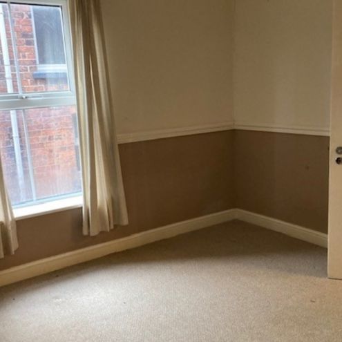 Top Floor Flat, 35b Beaumont Fee, Lincoln, LN1 1EZ - Photo 1