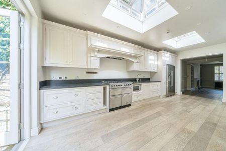 3 bedroom terraced house to rent - Photo 4