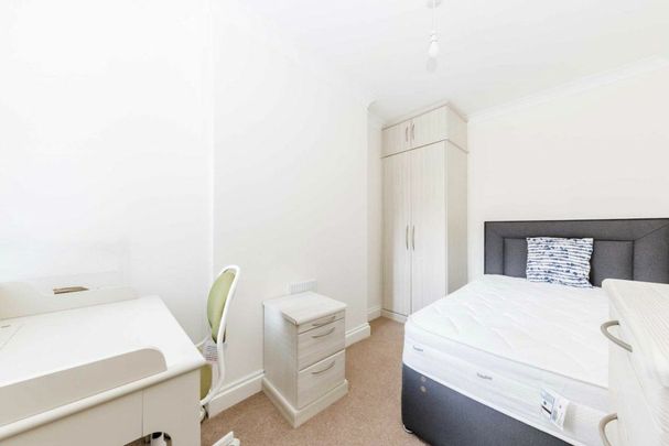 Gilbey Road, Tooting, SW17 - Photo 1