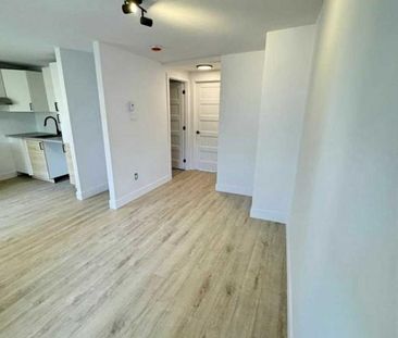 4 1/2 Rénové à louer cité Limoilou, soyez les premiers occupants - Photo 3