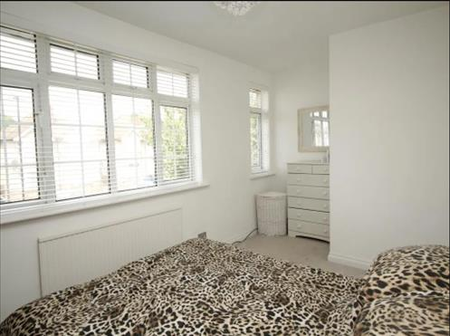 Hamilton Road, Feltham - Photo 3