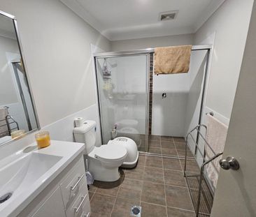 MODERN TOWNHOUSE - Photo 5