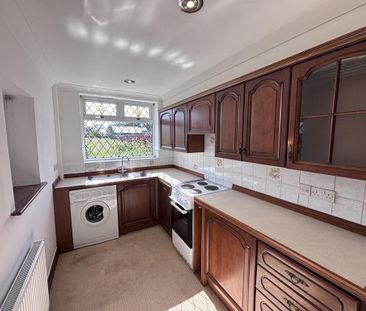 2 bedroom detached bungalow to rent - Photo 2