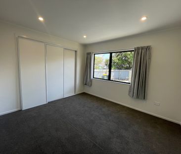 35B Tarata Crescent, Mangere Bridge, Auckland - Photo 2