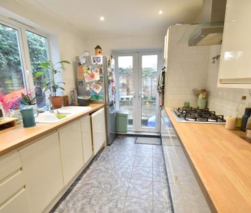 3 bedroom terraced house to rent - Photo 2