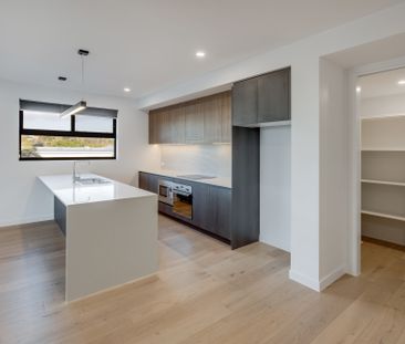 Luxury Living in the Heart of Indooroopilly! - Photo 5