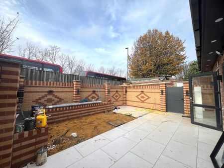 10 bedroom semi-detached house to rent - Photo 4