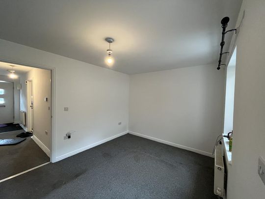 3 bedroom end of terrace house to rent - Photo 1