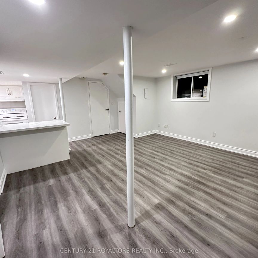 50 Marbury Crescent #Lower - Photo 1