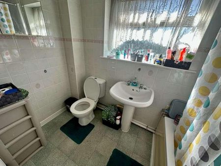 Flatford Drive, Clacton-on-sea, CO16 - Photo 5