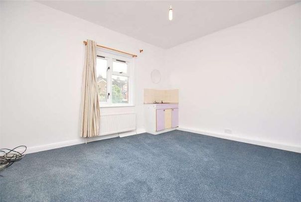 Falcon Road, Guildford, Surrey, GU1 - Photo 1