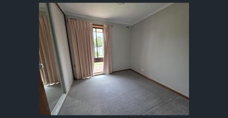 Three bedroom home in ideal Shepparton location! - Photo 3