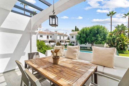 Alquiler de chalet pareado en Avenida del Golf - Photo 5