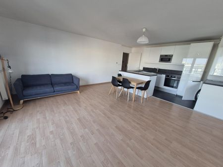 Location Appartement 4 pièces 93m² LILLE 59000 - Photo 2