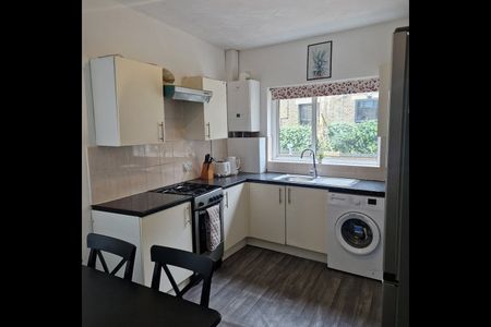 Room in a Shared House, Floyd Road, SE7 - Photo 4