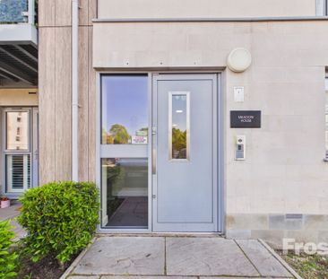 Kingston Close, Maidenhead, Berkshire,SL6 - Photo 4