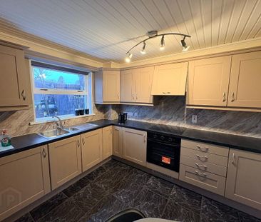 5 Knockburn Court, Lisburn, BT28 2QQ - Photo 4