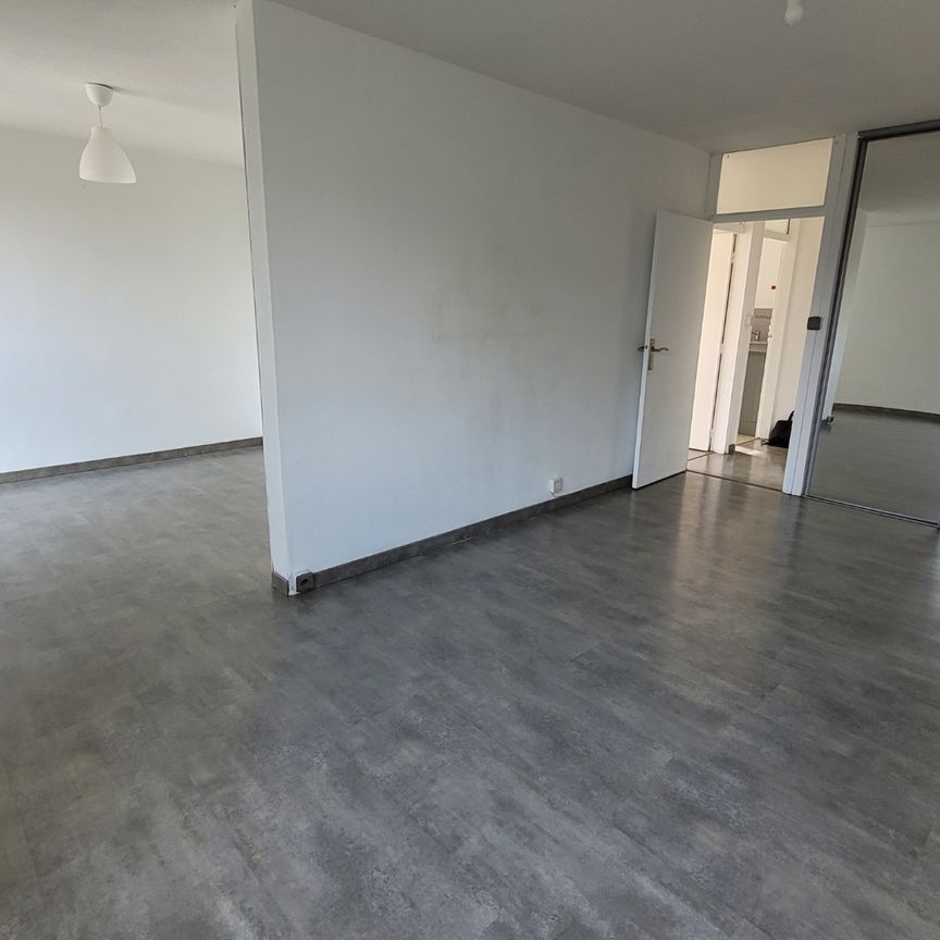 Location Appartement 4 pièces 70m² MAUBEUGE 59600 - Photo 1