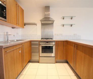 Eden Grove, London - Photo 6