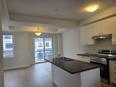 For Lease - 5939 Saigon Street, Mississauga, Ontario - Photo 3