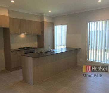 5 BEDROOM HOUSE WITH SOLAR IN PRIME LOCATION NEAR SHOPS, SCHOOLS & ... - Photo 6