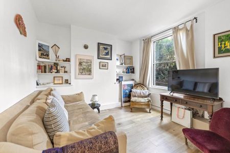 2 bedroom semi-detached house to rent - Photo 3