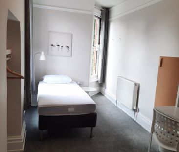 BEDROOM 11 – BRONZE - Photo 3